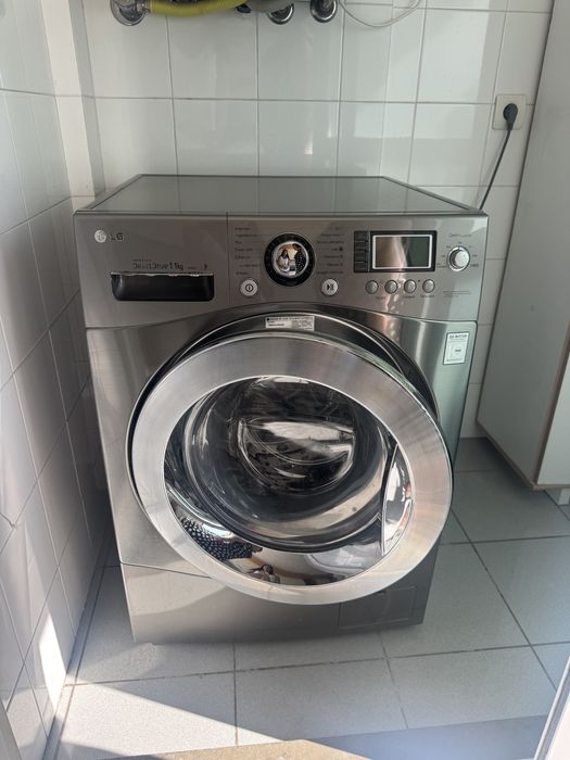Máquina de Lavar Roupa LG Inverter DirectDrive 11kg