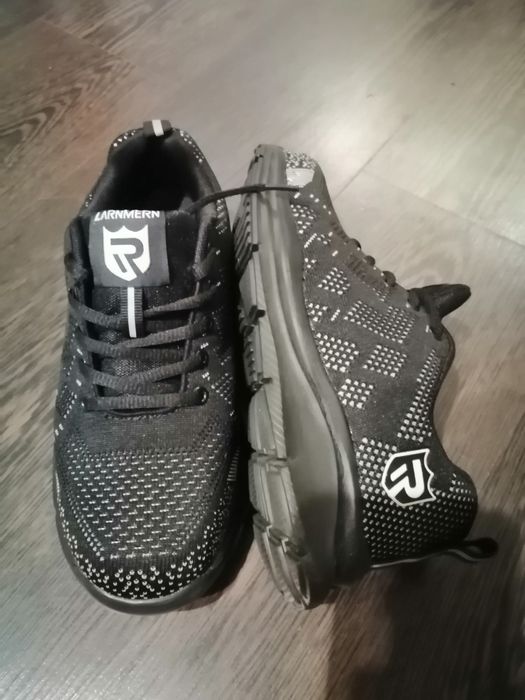 Рабочие кросовки