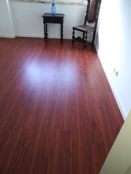 Vende-se T2,Mercês/Sintra,2 minutos da Estação da CP