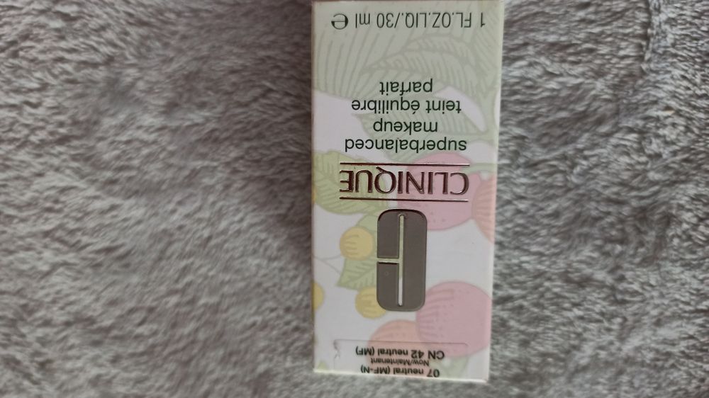 Clinique superbalanced makeup fluid