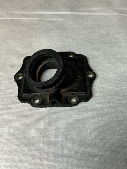 Króciec gaźnika KAWASAKI KMX125