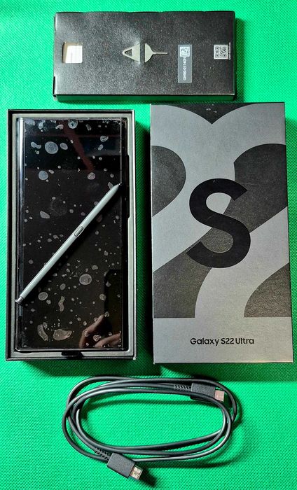 Смартфон Samsung Galaxy S22 Ultra 12/256GB Phantom Black + Подарки