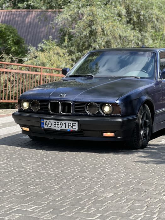 BMW e34 520l.
