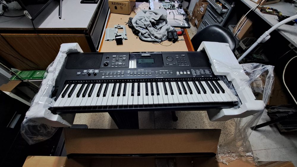 Órgão Yamaha PSR-E463