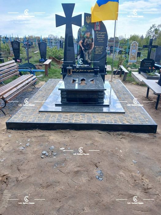 Гранитные памятники для военных без предоплат