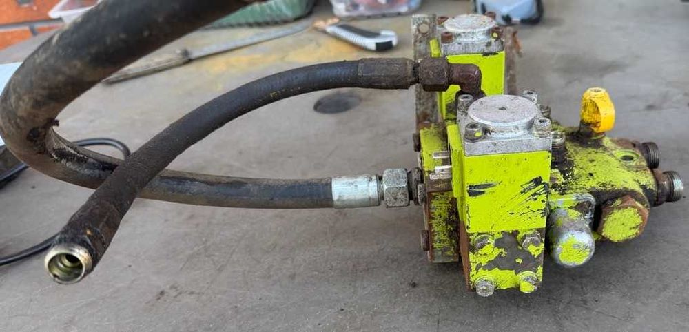Claas Dominator 98 108 inne Mega rozdzielacz wysuw nagarniacza