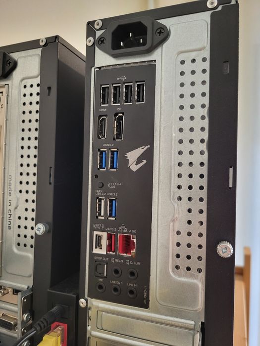 Kit AMD Ryzen 5700G + B550M + 32GB RAM
