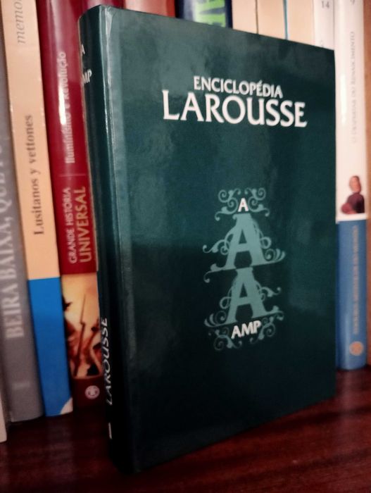 Enciclopédia Larousse vol. I