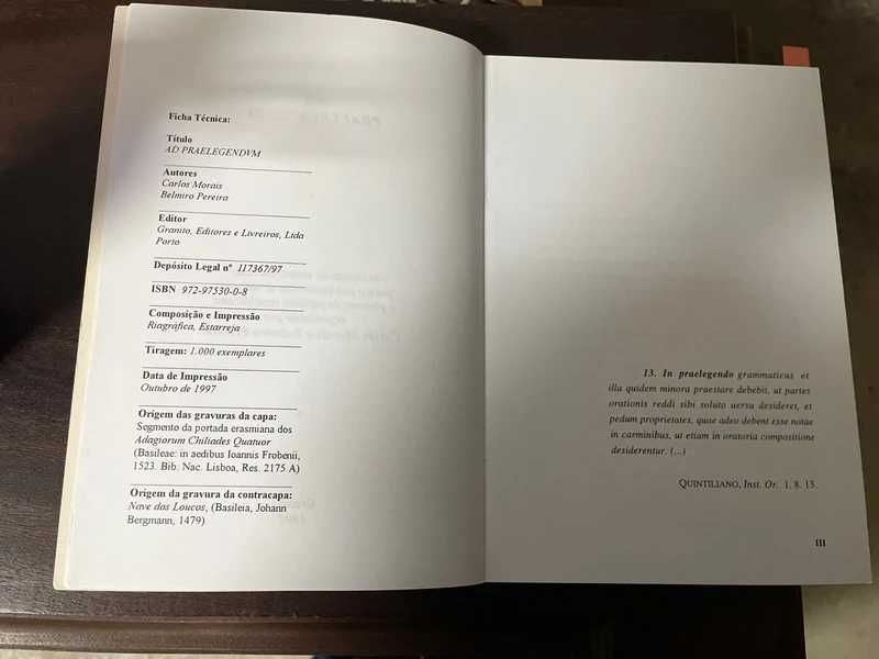 Livro de latim - 'Ad Praelegedum'