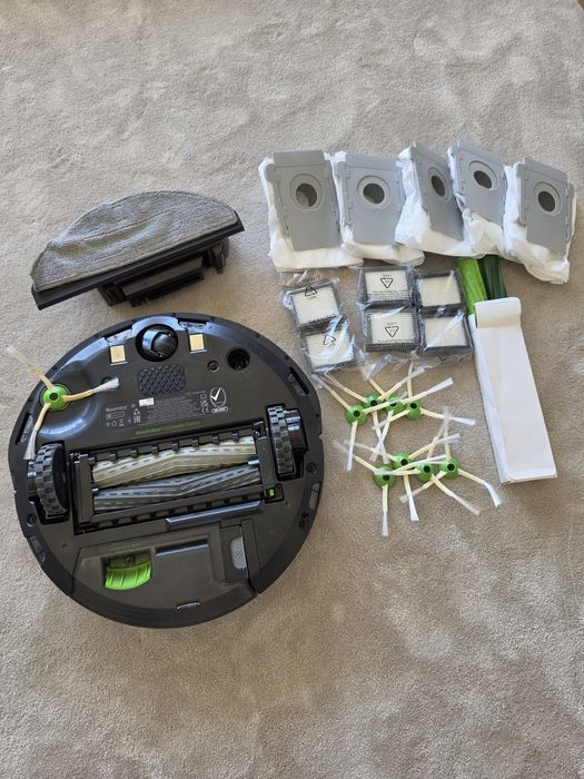 iRobot Roomba i8 + Clean Base + função mopa + muitos acessórios