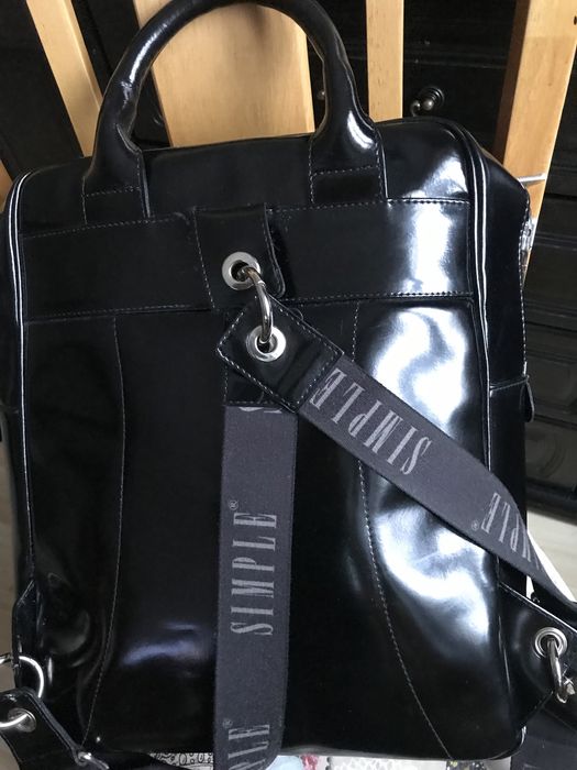 Plecak ze skóry  lakierowanej Simple.