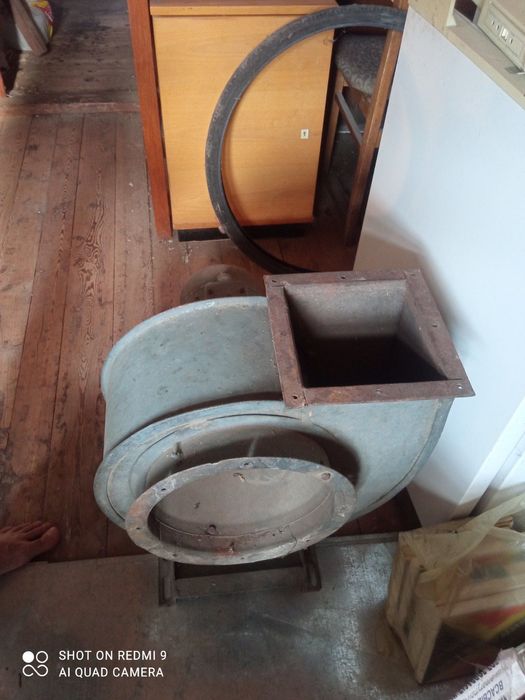 Витяжка лабораторна