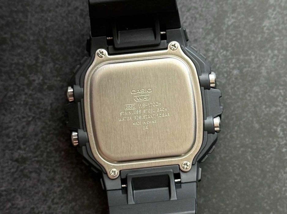 Годинник Casio WS-1700H-1A новий оригінал