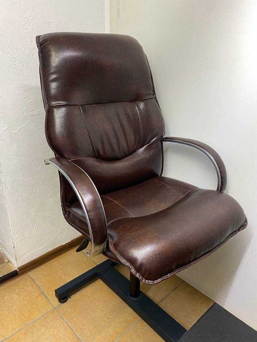 Педикюрне крісло, крісло для педикюру, подологічне крісло