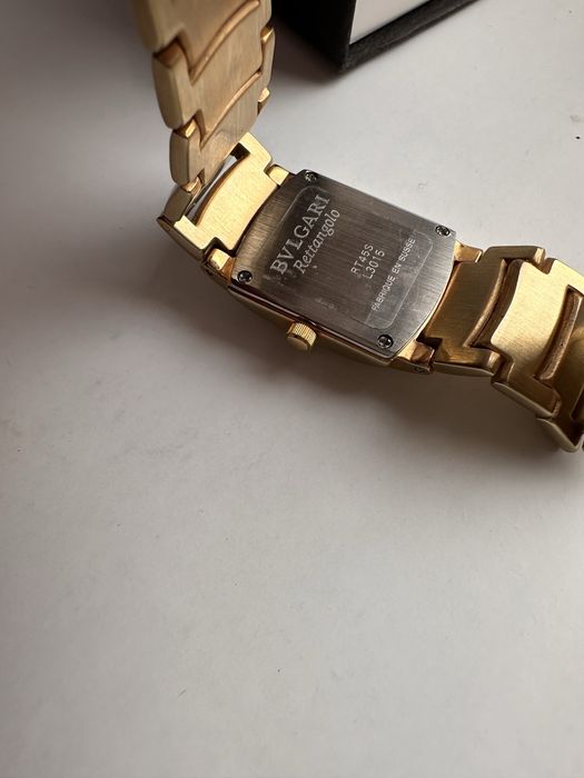 Розкішний подарунок жінкам: годинник Bvlgari