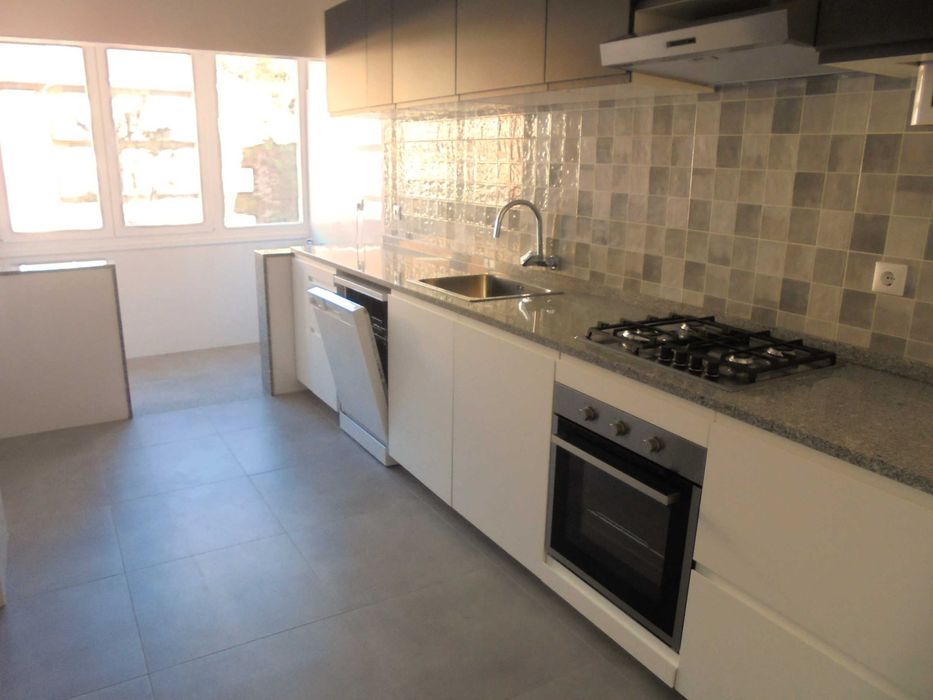 Quinta da Maia, excelente T 2 remodelado, junto Solum, Alma Shopping, disponível de imediato