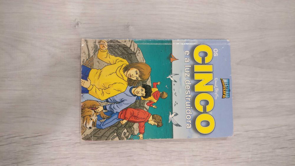 Os Cinco e a luz destruidora de Enid Blyton