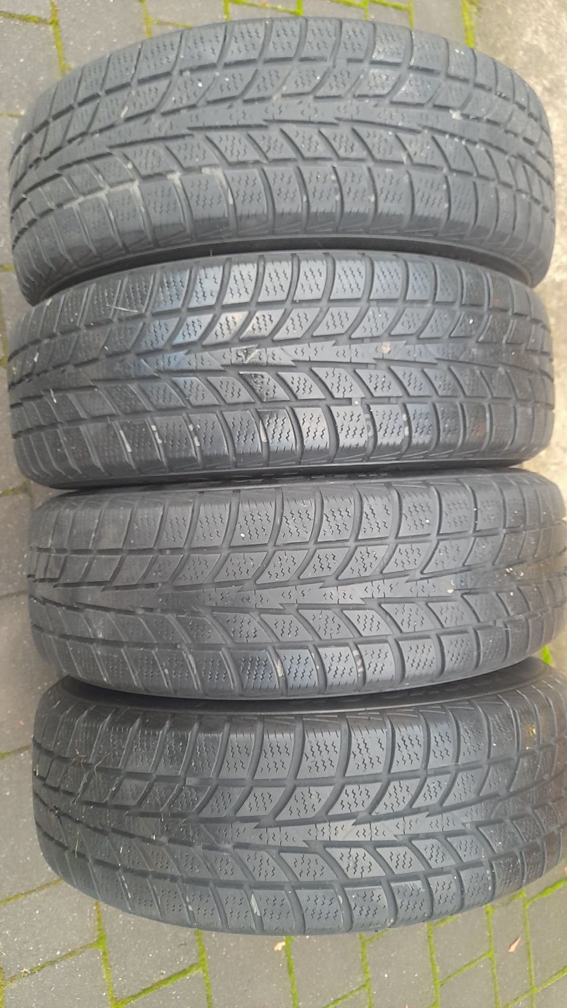 185/65 R15 Opony zimowe Hankook Winter i CeptRS 40zł. Za komplet Balin ...