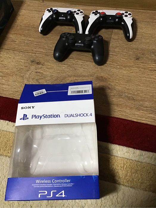 Sony play station  4 pro 1 tb  с очень большим комплектом.