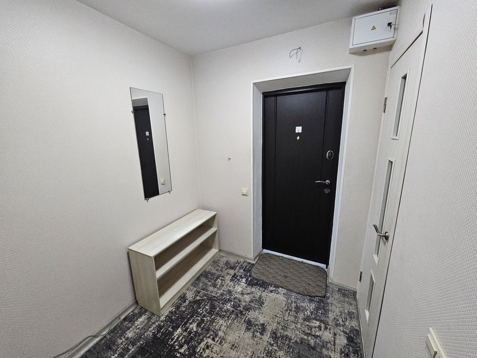 Продам 1-кімнатну квартиру (39 м²) внизу проспекту Олександра Поля