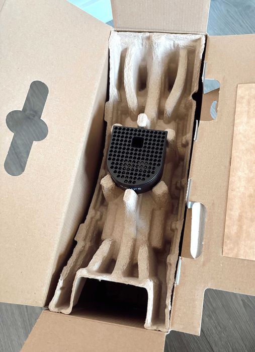 Máquina de café Nespresso Essenza Mini Preta (Nova e sem uso)