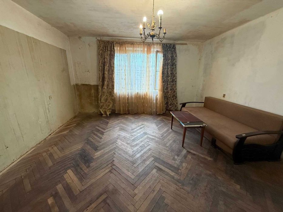 Продаж 3-кімнатної квартири на Сихові просп. Червоної Калини (Шувар)