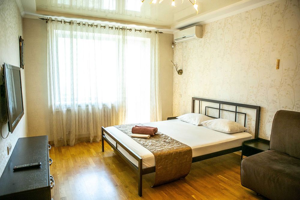 Сдам посуточно квартиру на Победе возле больницы ( понедельно)