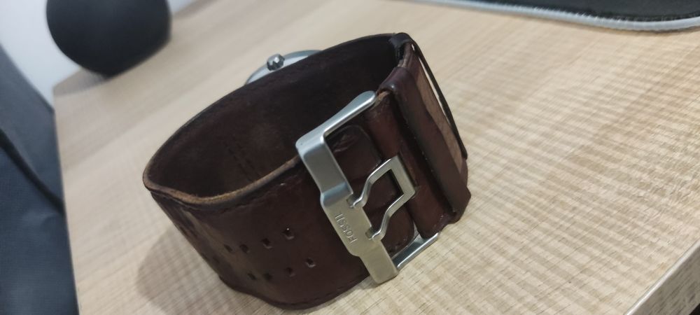 Relógio Fóssil C/ pulseira em pele