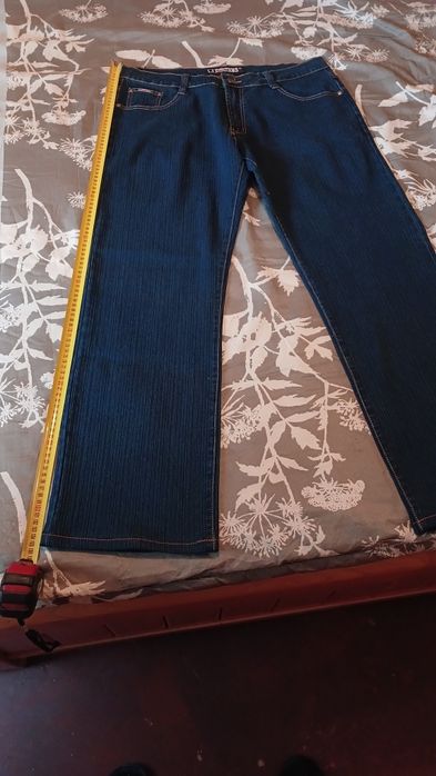 Продам джинсы 52 размера