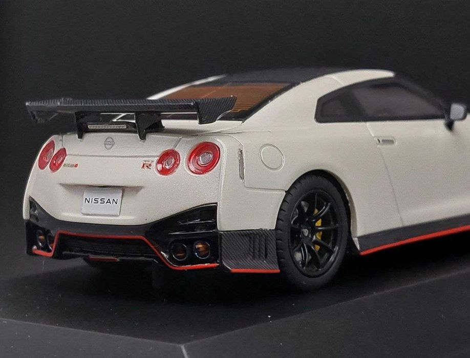 Масштабна модель 1/43 Nissan GT-R R35 Nismo від Kyosho