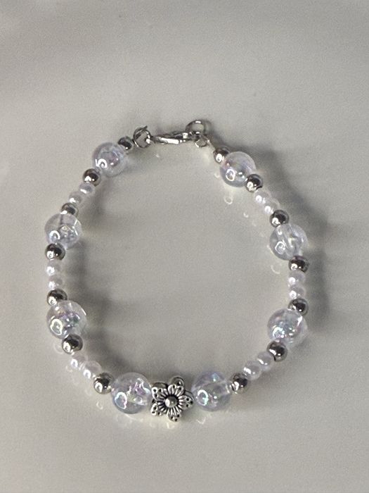 Bransoletka biała z kwiatkiem