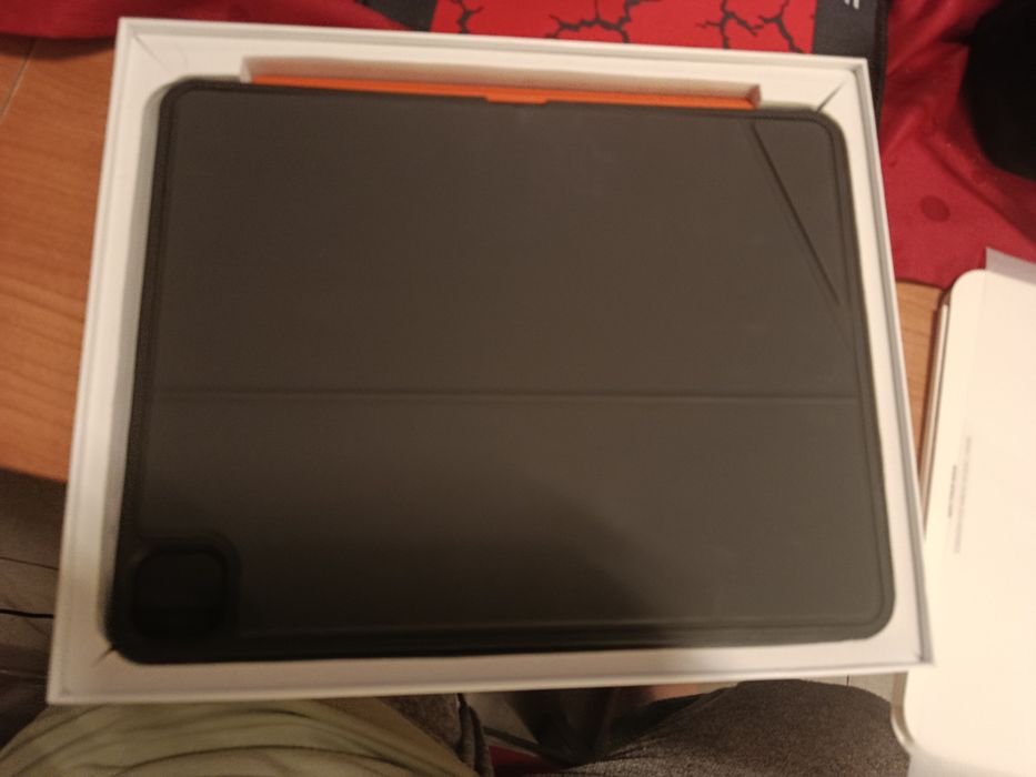 vendo capa com teclado para iPad 12.9