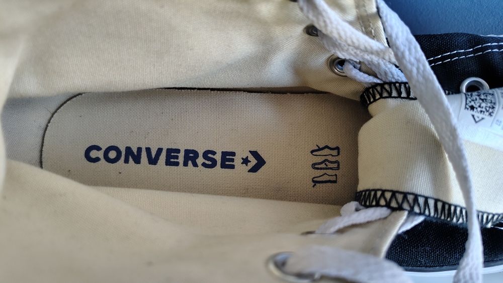 Спортивная обувь