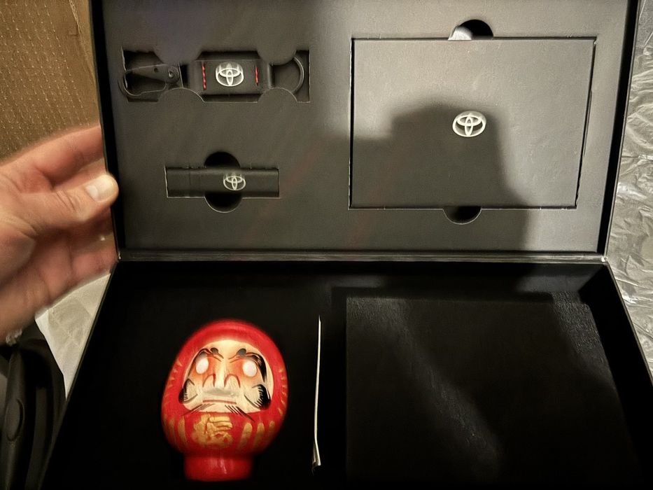 Toyota Welcome Box DARUMA