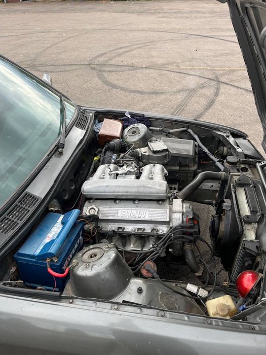 Продам bmw e30 318 возможен обмен!