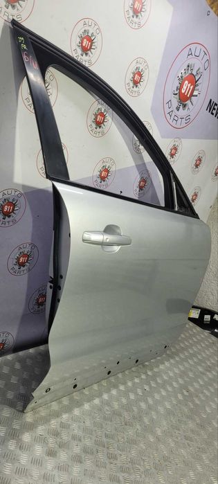 Передні праві двері на Jaguar F-Pace 2017-2023 оригінал