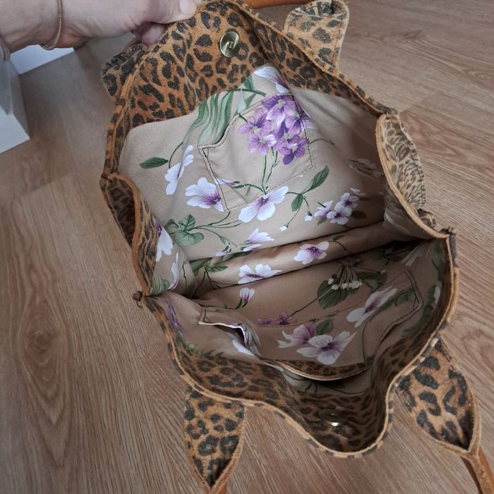 Mala com padrao da moda