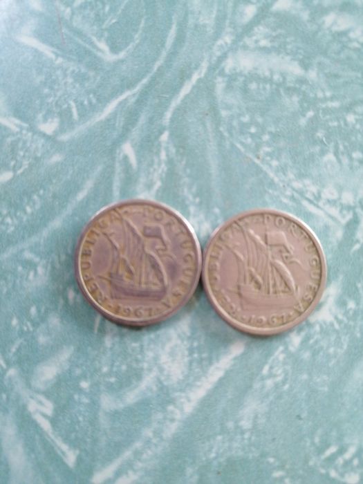 Duas moedas 2,5 escudos, ano 1967