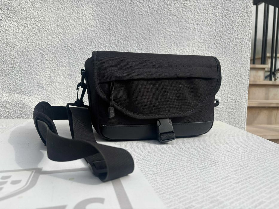 Canon EOS 2000D + Essential Travel Kit – Excelente estado