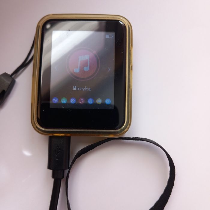 Odwarzacz mp3 , radio , e book "Geekera"
