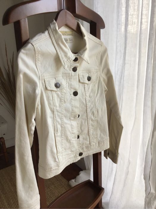 Blusao branco completamente novo