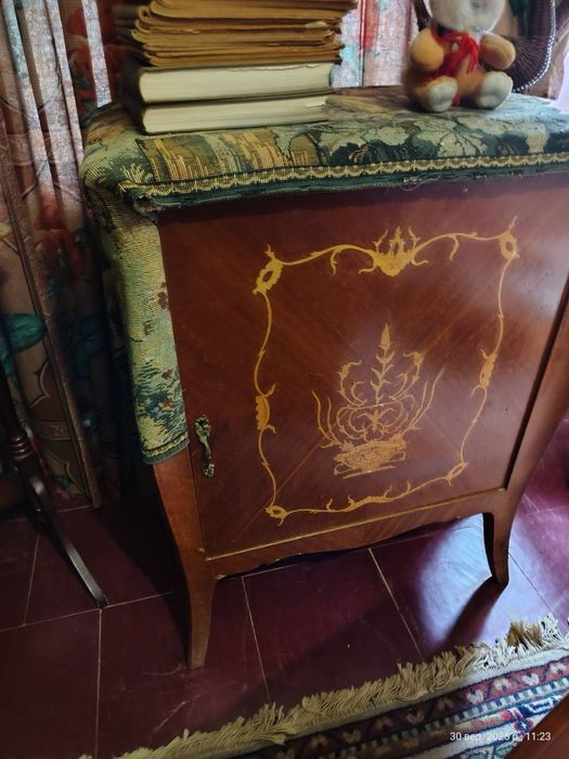 Продам меблі з натурального дерива