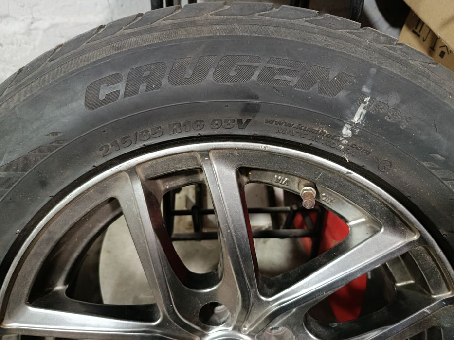 Продам резину с дисками 215/65 r16