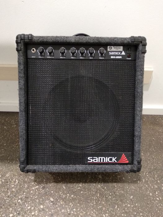Комбо "Samick" SM 25R.  Корея.. 25 watt.  динамік  60 Watt. Гітарний.