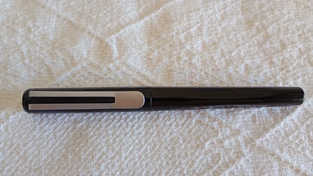 Caneta da Pierre Cardin. Nova. Com embalagem