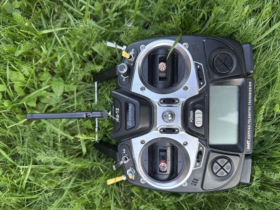 Łódka zanętowa Baracuda+deeper+NaviBoat