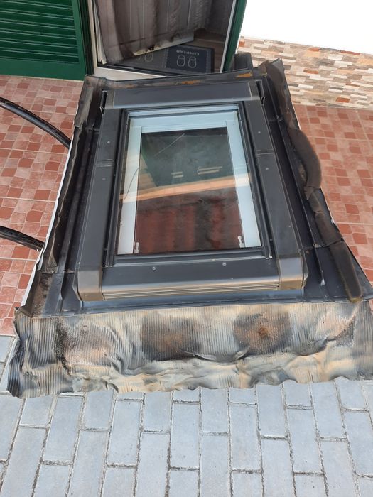 Janela de sótão da marca Okpol