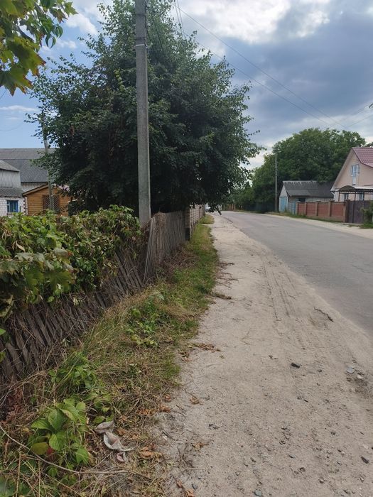 Продаж земельної ділянки з будинком в центрі міста