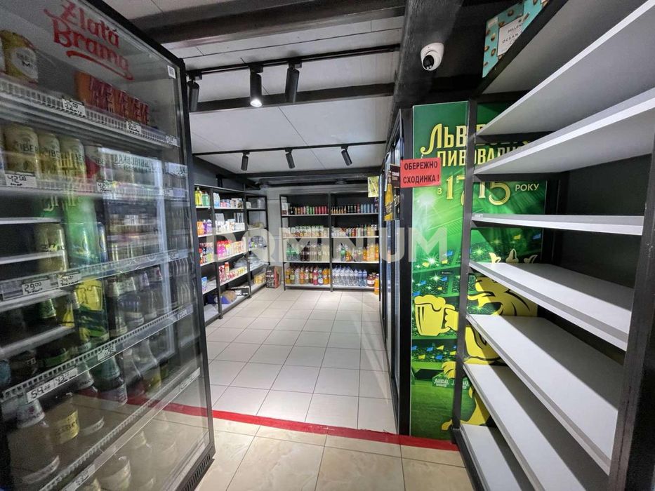 Продається комерція в місті Хуст по центральній дорозі