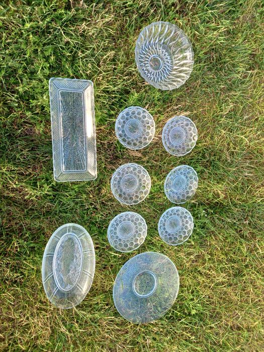 Tanio sprzedam przezroczyste naczynia